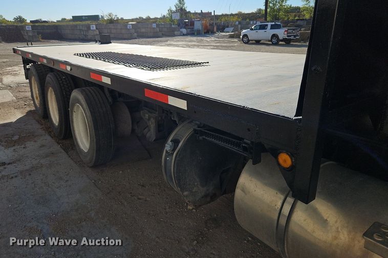 image for item LM9268 2012 Kenworth T370  flatbed truck