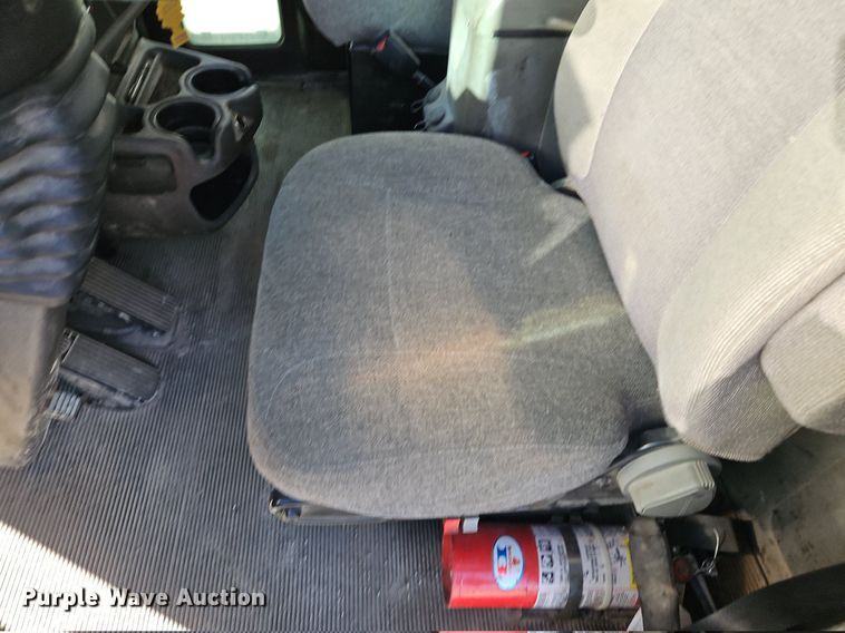 image for item LM9268 2012 Kenworth T370  flatbed truck