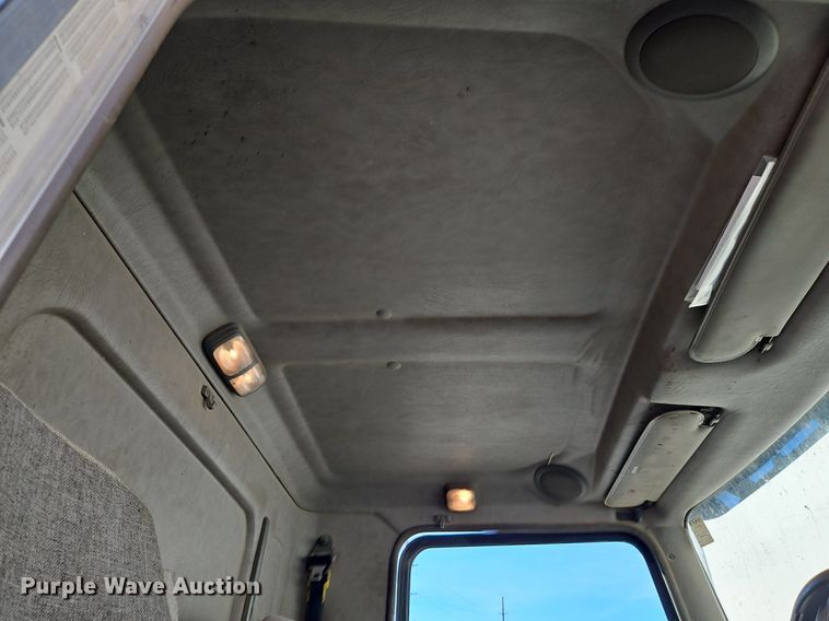 image for item LM9268 2012 Kenworth T370  flatbed truck