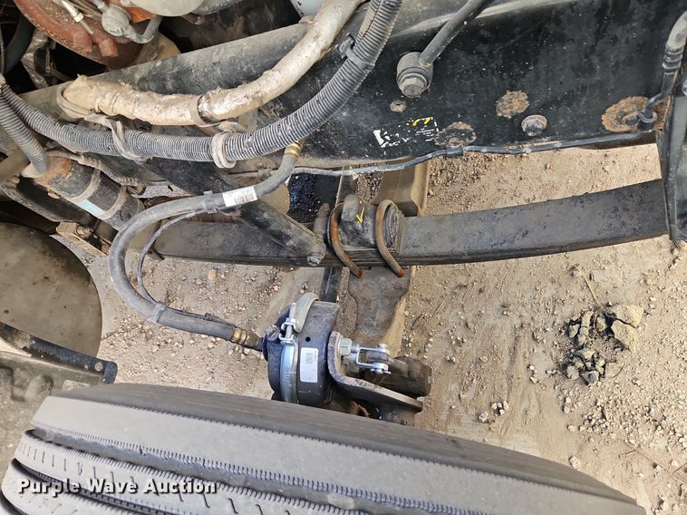 image for item LM9268 2012 Kenworth T370  flatbed truck