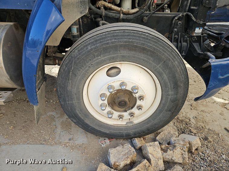 image for item LM9268 2012 Kenworth T370  flatbed truck