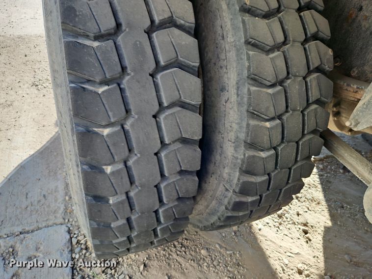 image for item LM9268 2012 Kenworth T370  flatbed truck