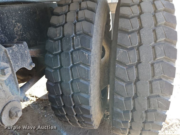 image for item LM9268 2012 Kenworth T370  flatbed truck