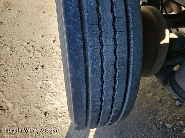 image for item LM9268 2012 Kenworth T370  flatbed truck