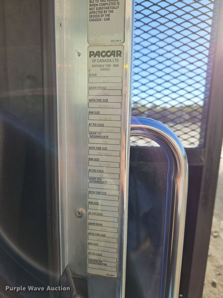 image for item LM9268 2012 Kenworth T370  flatbed truck