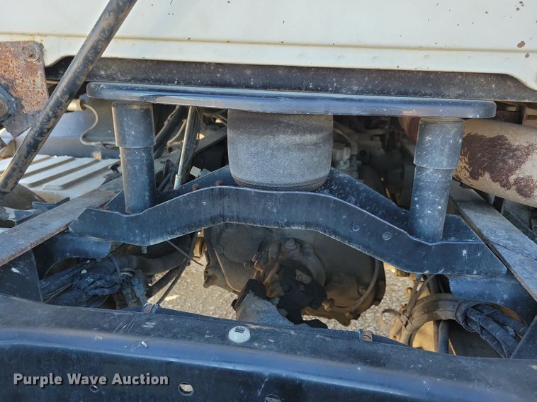 image for item LO9890 2004 Mack CX613 Vision  semi truck