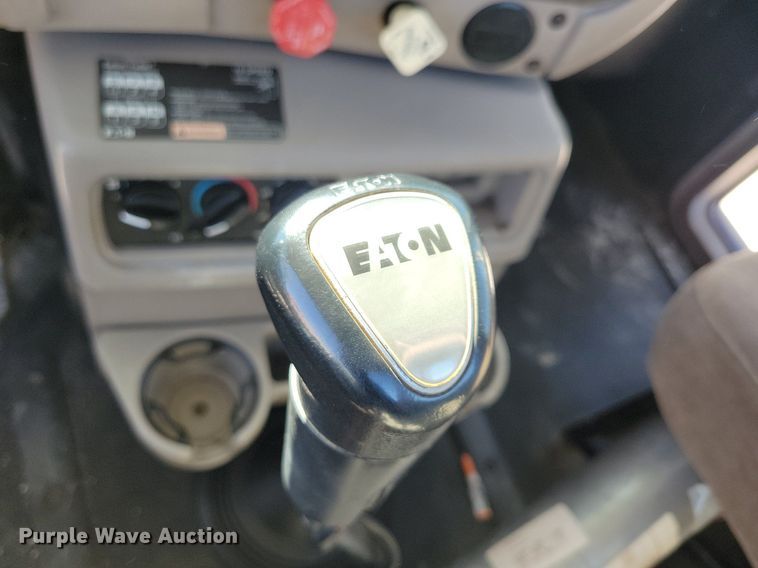 image for item LO9890 2004 Mack CX613 Vision  semi truck