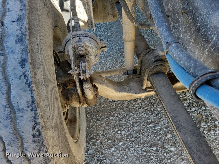 image for item LO9890 2004 Mack CX613 Vision  semi truck