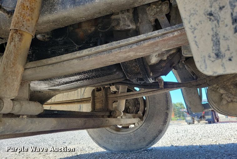 image for item LO9890 2004 Mack CX613 Vision  semi truck