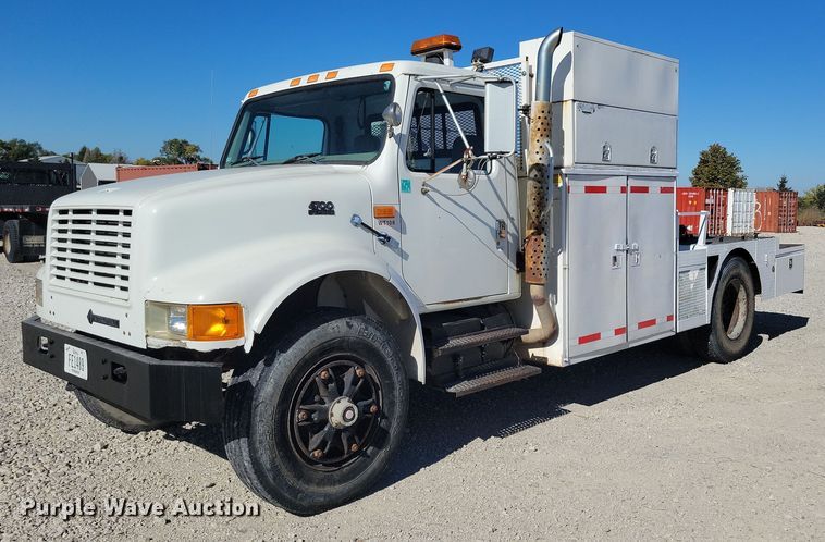 image for item LO9891 1998 International 4700  utility / service truck