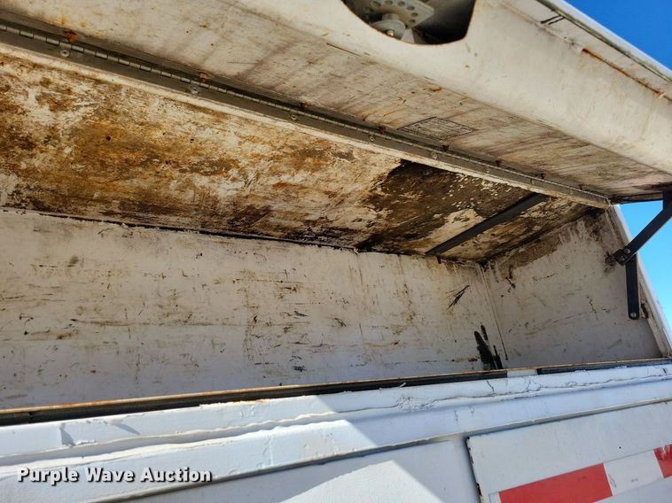 image for item LO9891 1998 International 4700  utility / service truck