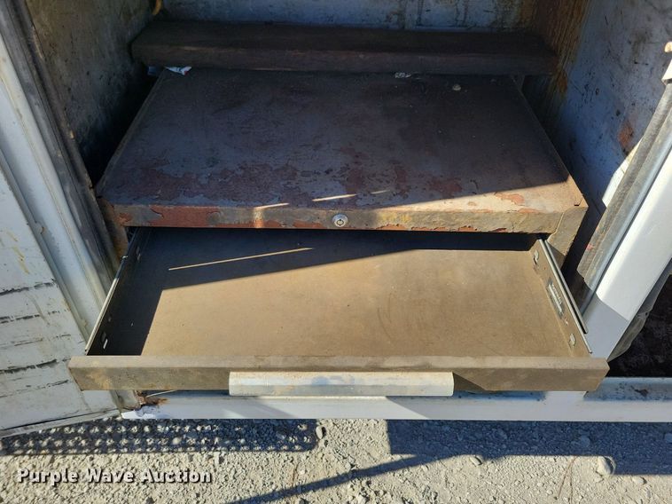 image for item LO9891 1998 International 4700  utility / service truck