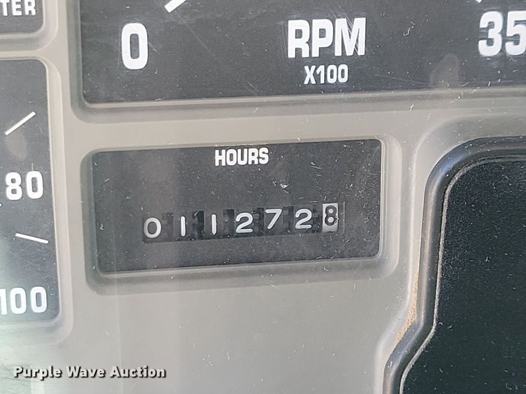 image for item LO9891 1998 International 4700  utility / service truck