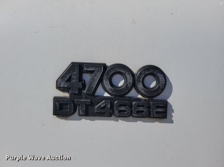 image for item LO9891 1998 International 4700  utility / service truck