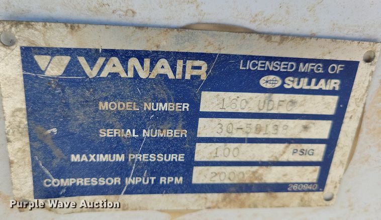 image for item LO9891 1998 International 4700  utility / service truck