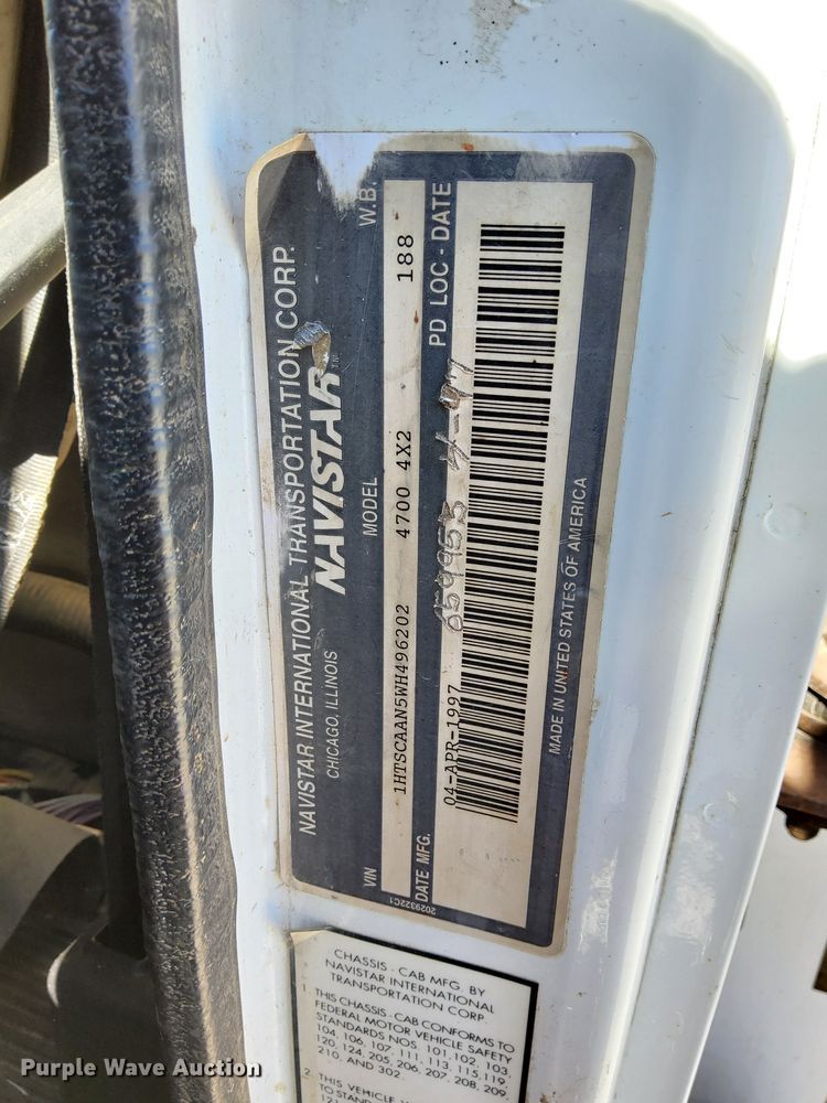 image for item LO9891 1998 International 4700  utility / service truck