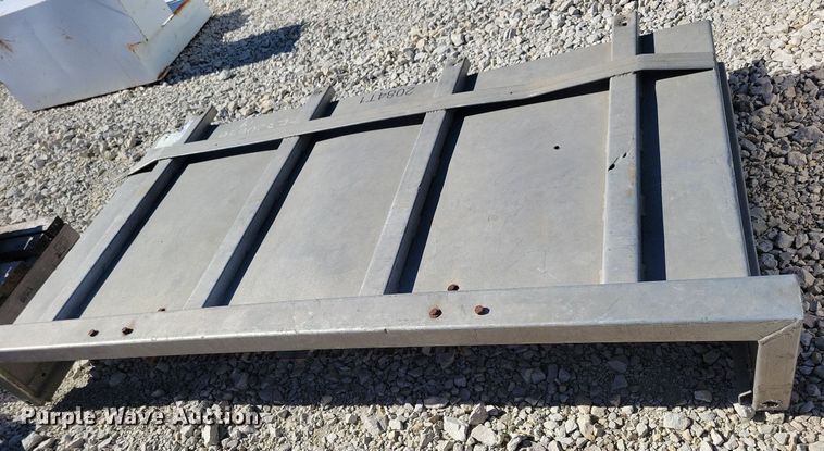 image for item LO9895 Headache rack