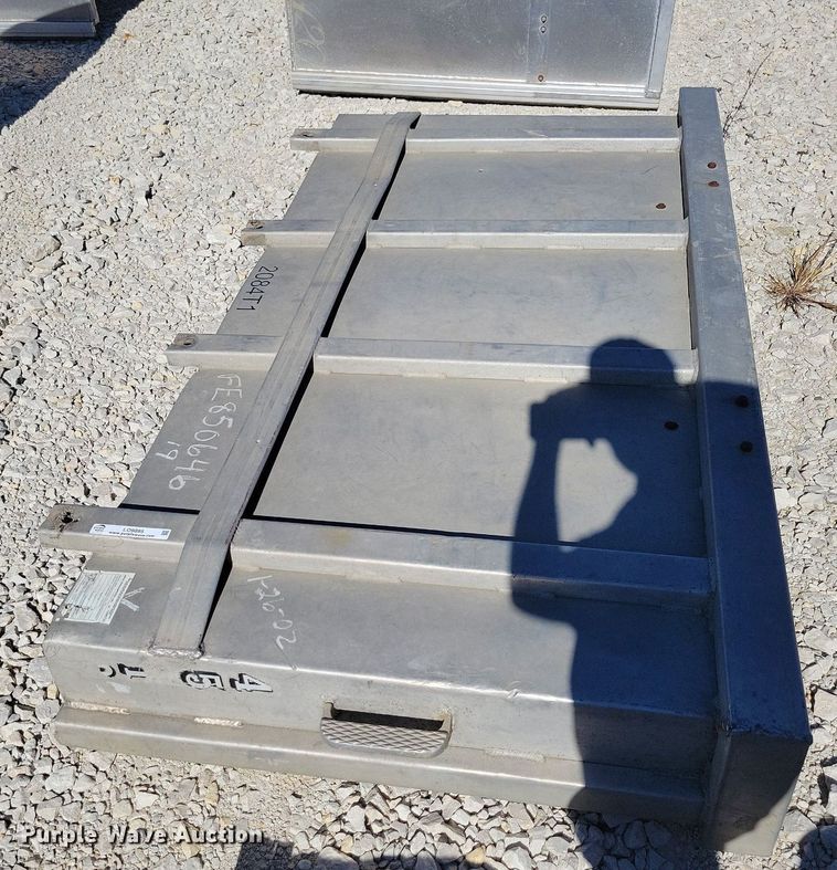 image for item LO9895 Headache rack