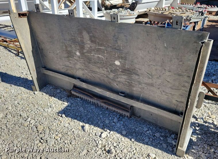 image for item LO9895 Headache rack