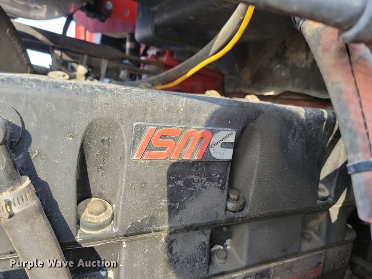 image for item LO9899 2000 Freightliner FLD112  semi truck