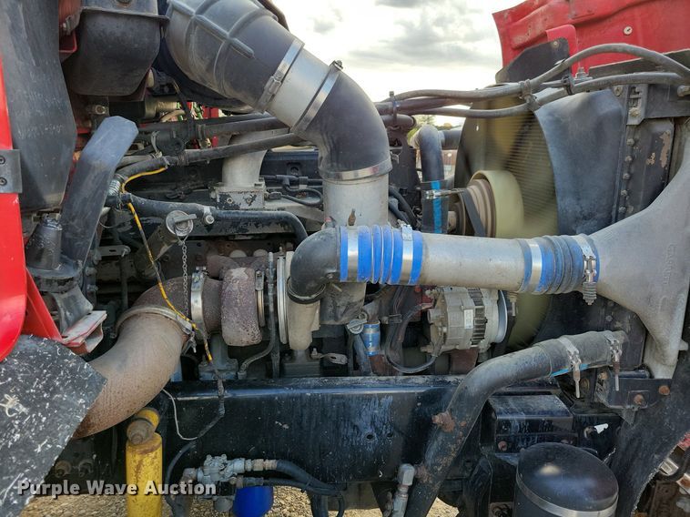 image for item LO9899 2000 Freightliner FLD112  semi truck