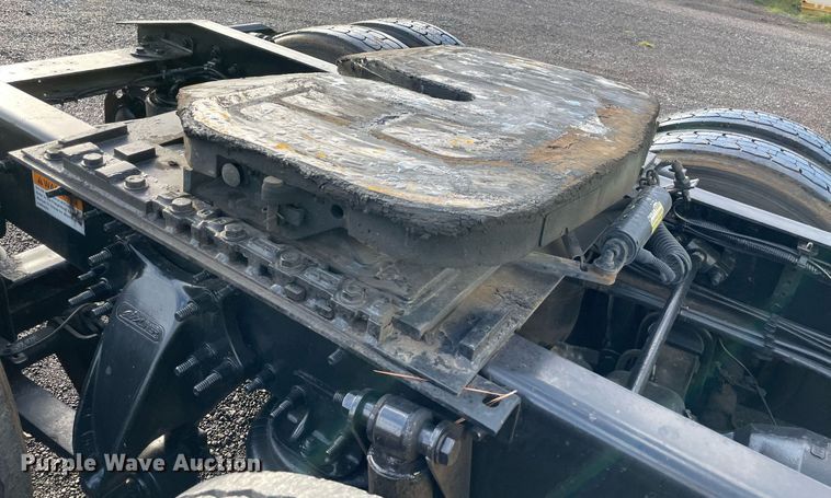 image for item LV9098 2015 Freightliner Cascadia Evolution  semi truck