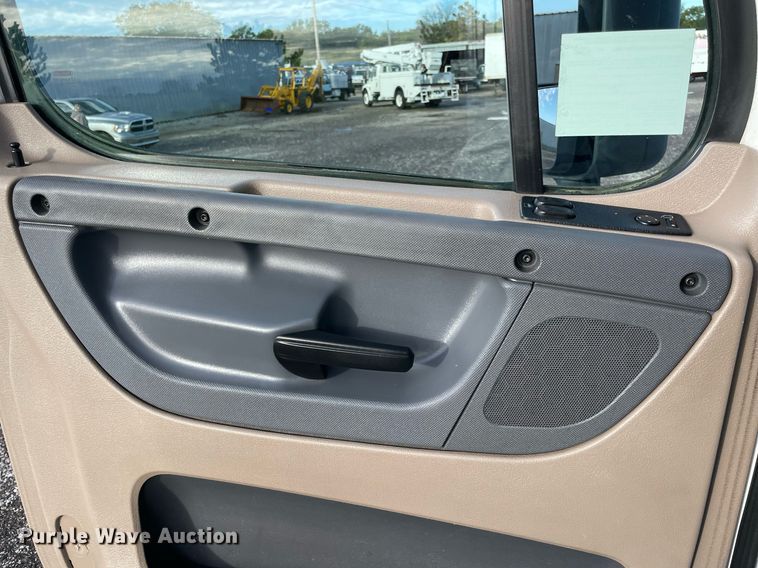 image for item LV9098 2015 Freightliner Cascadia Evolution  semi truck