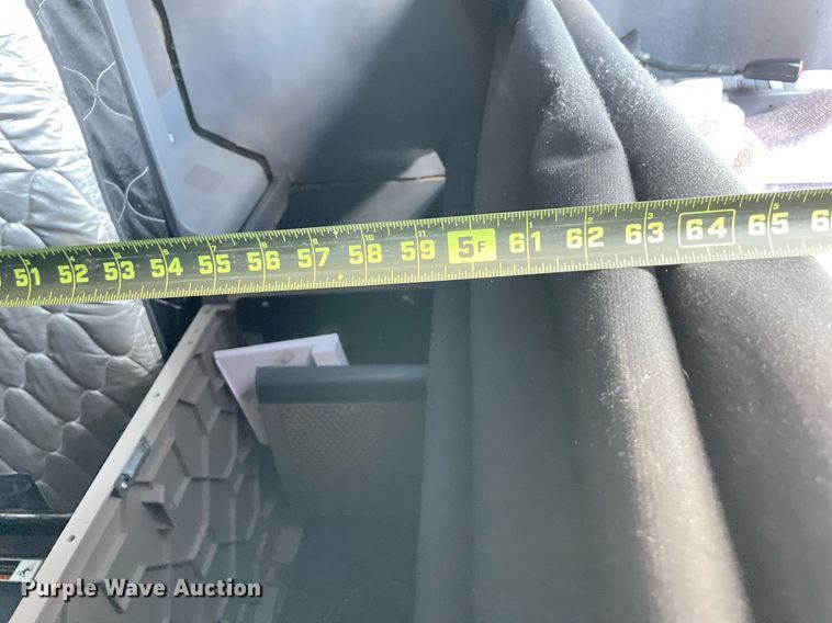 image for item LV9098 2015 Freightliner Cascadia Evolution  semi truck