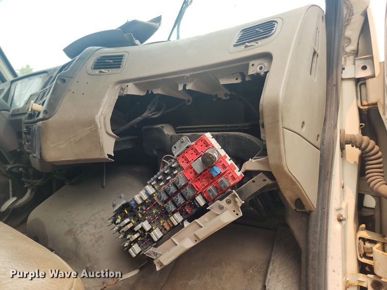 image for item LX9714 2006 Sterling L7500  flatbed truck