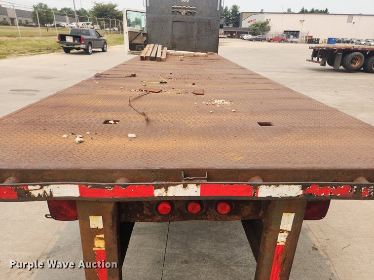 image for item LX9714 2006 Sterling L7500  flatbed truck