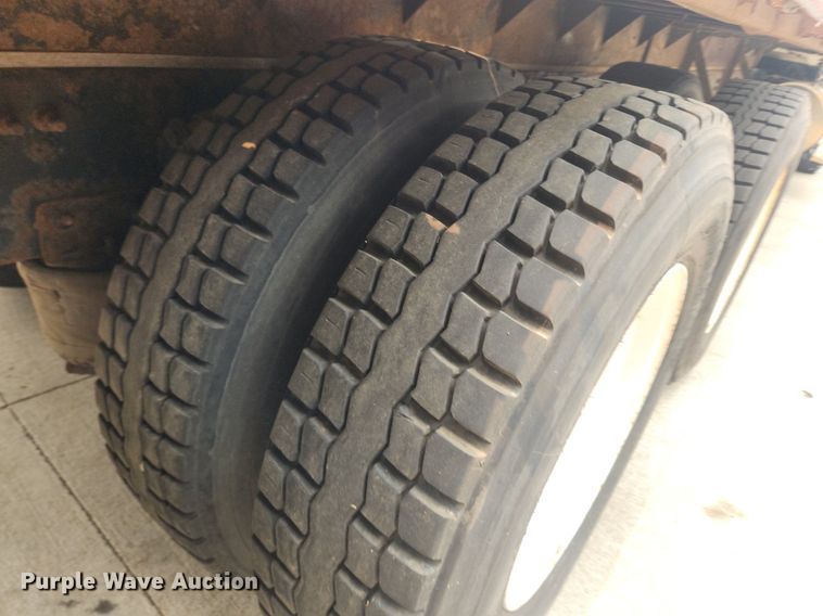 image for item LX9714 2006 Sterling L7500  flatbed truck