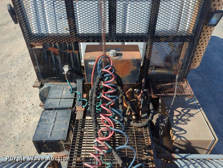 image for item LY9351 1997 Ford LT9000  semi truck