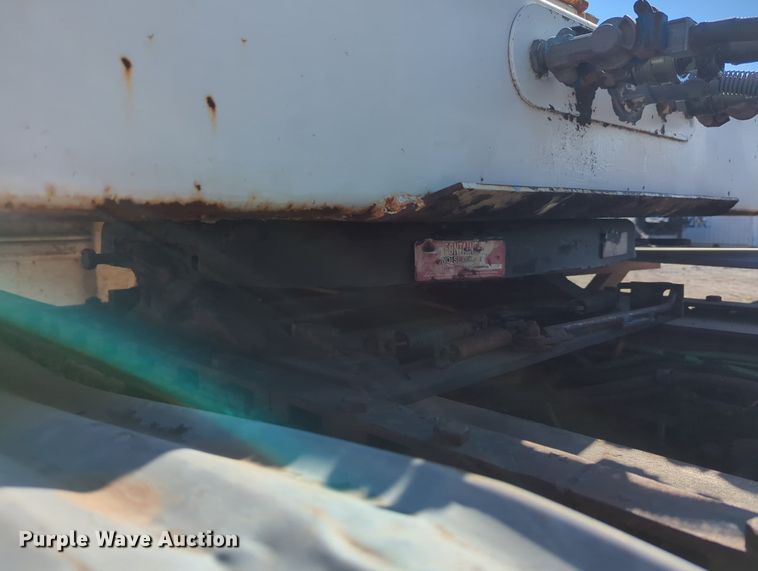 image for item LY9351 1997 Ford LT9000  semi truck