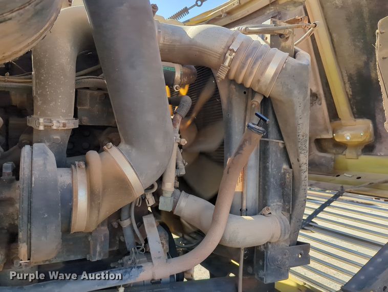 image for item LY9351 1997 Ford LT9000  semi truck