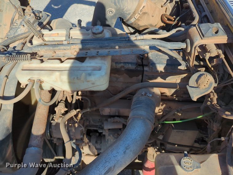 image for item LY9351 1997 Ford LT9000  semi truck