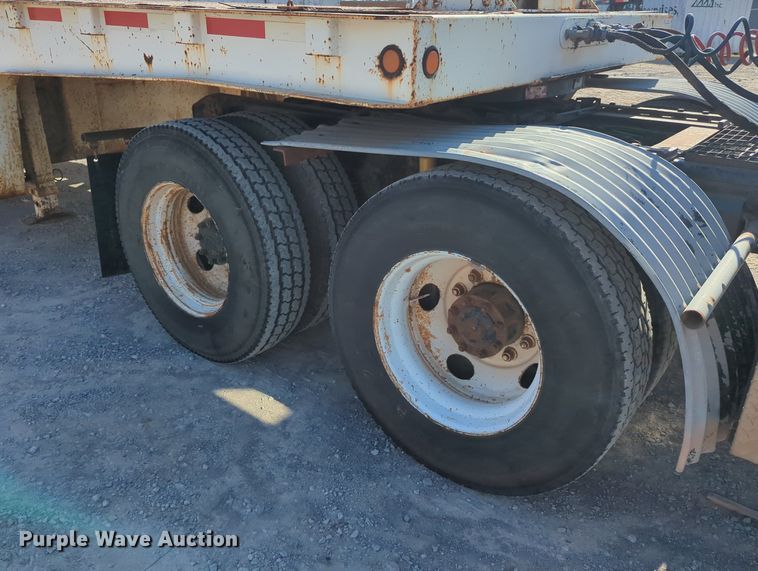 image for item LY9351 1997 Ford LT9000  semi truck