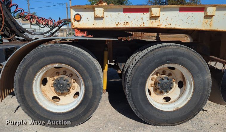 image for item LY9351 1997 Ford LT9000  semi truck