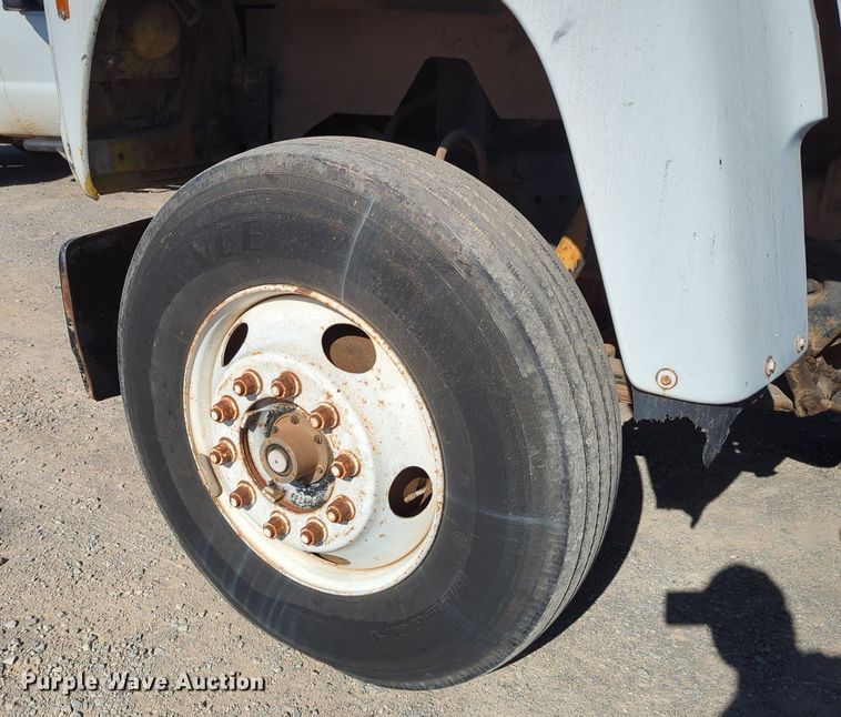 image for item LY9351 1997 Ford LT9000  semi truck