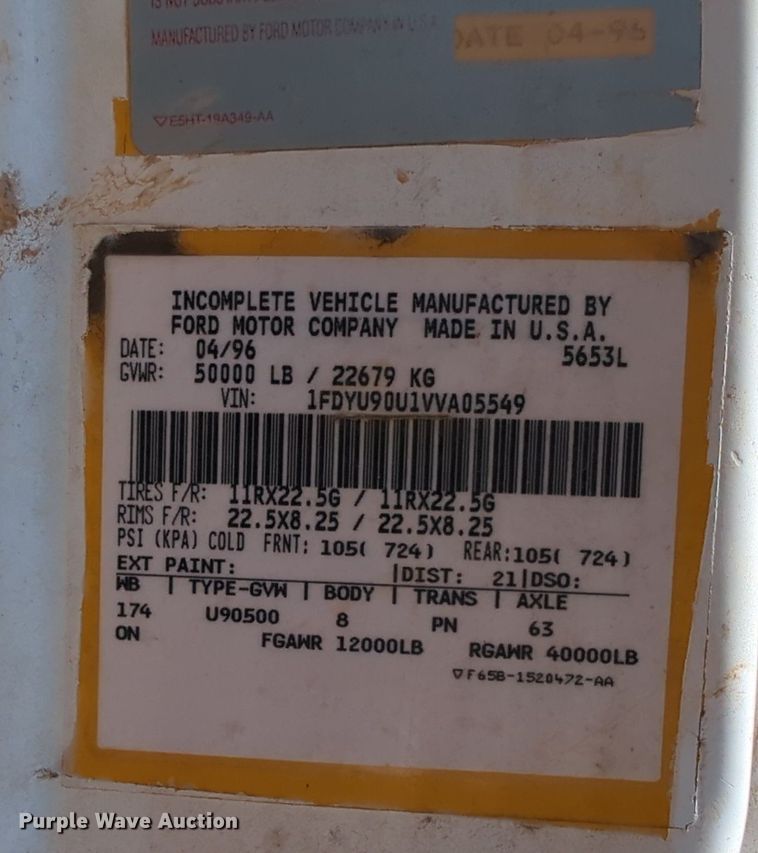 image for item LY9351 1997 Ford LT9000  semi truck