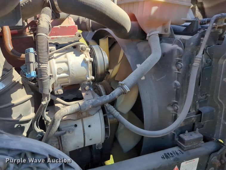 image for item LY9353 2006 Volvo VNL  semi truck