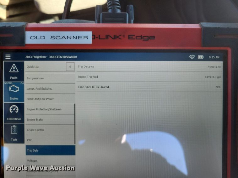 image for item MI9804 2013 Freightliner Cascadia  semi truck