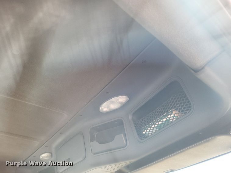 image for item MI9804 2013 Freightliner Cascadia  semi truck