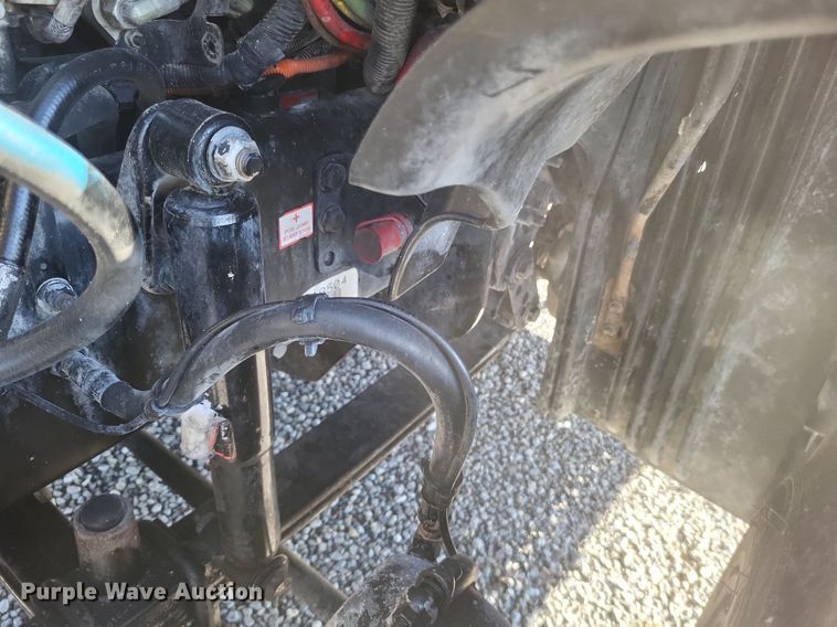 image for item MI9804 2013 Freightliner Cascadia  semi truck