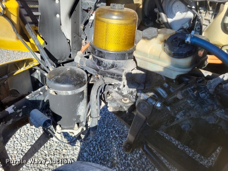 image for item MI9804 2013 Freightliner Cascadia  semi truck