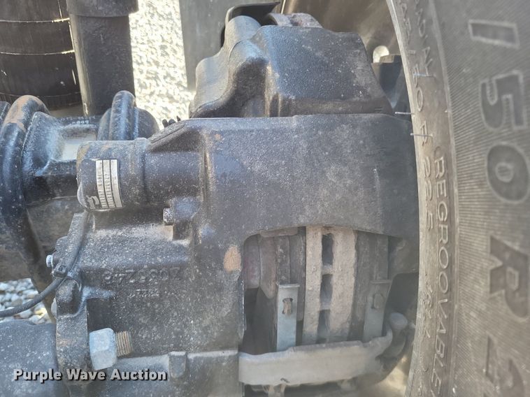 image for item MI9804 2013 Freightliner Cascadia  semi truck