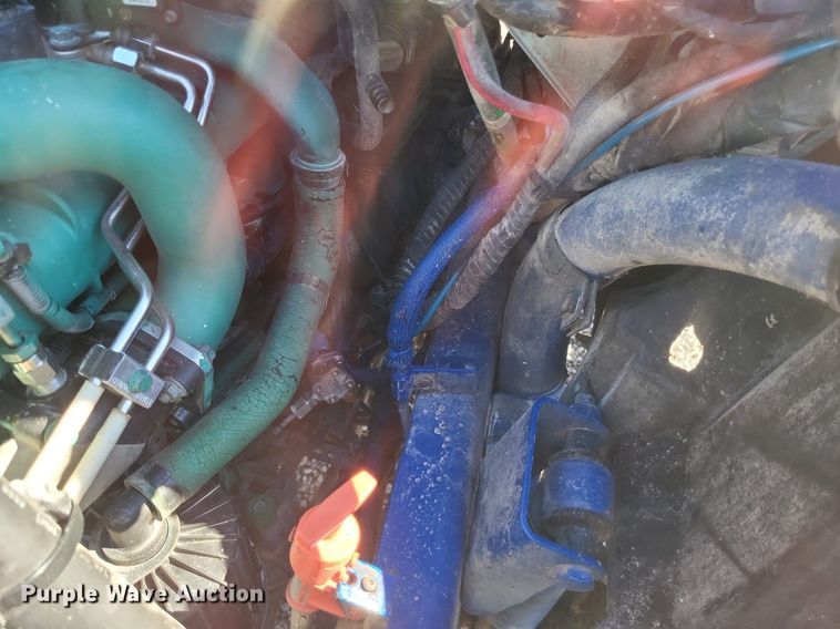 image for item MI9805 2011 Volvo VNM  semi truck