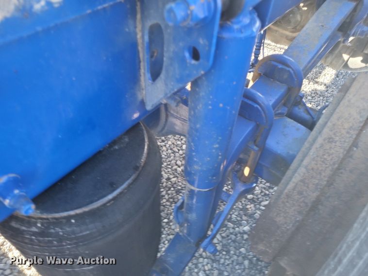 image for item MI9805 2011 Volvo VNM  semi truck