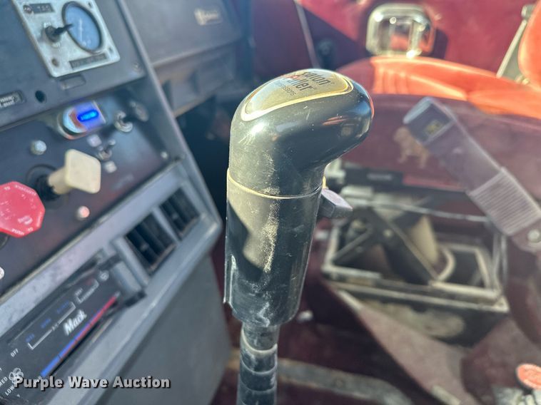 image for item MQ9508 1994 Mack CH613  truck cab and chassis