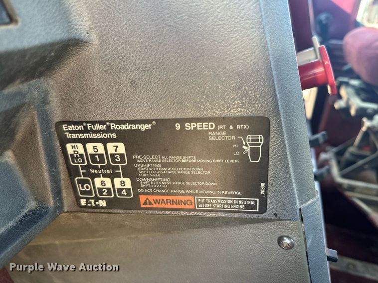 image for item MQ9508 1994 Mack CH613  truck cab and chassis