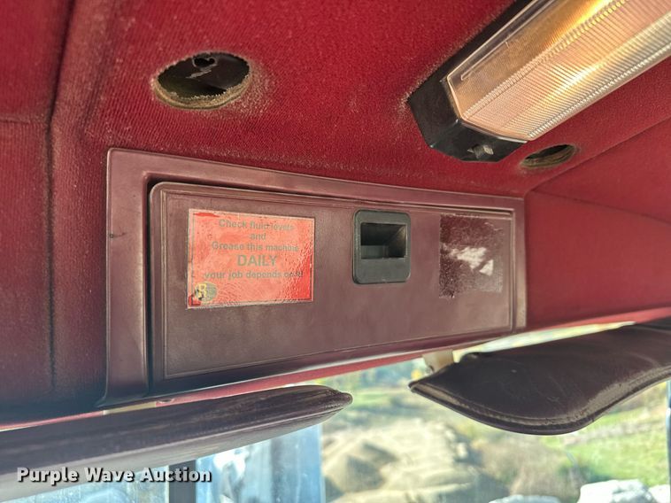 image for item MQ9508 1994 Mack CH613  truck cab and chassis